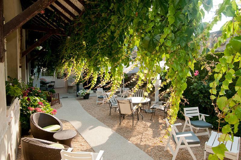 Logis Hotel Restaurant Nougier Saint-Étienne-de-Fursac Eksteriør billede