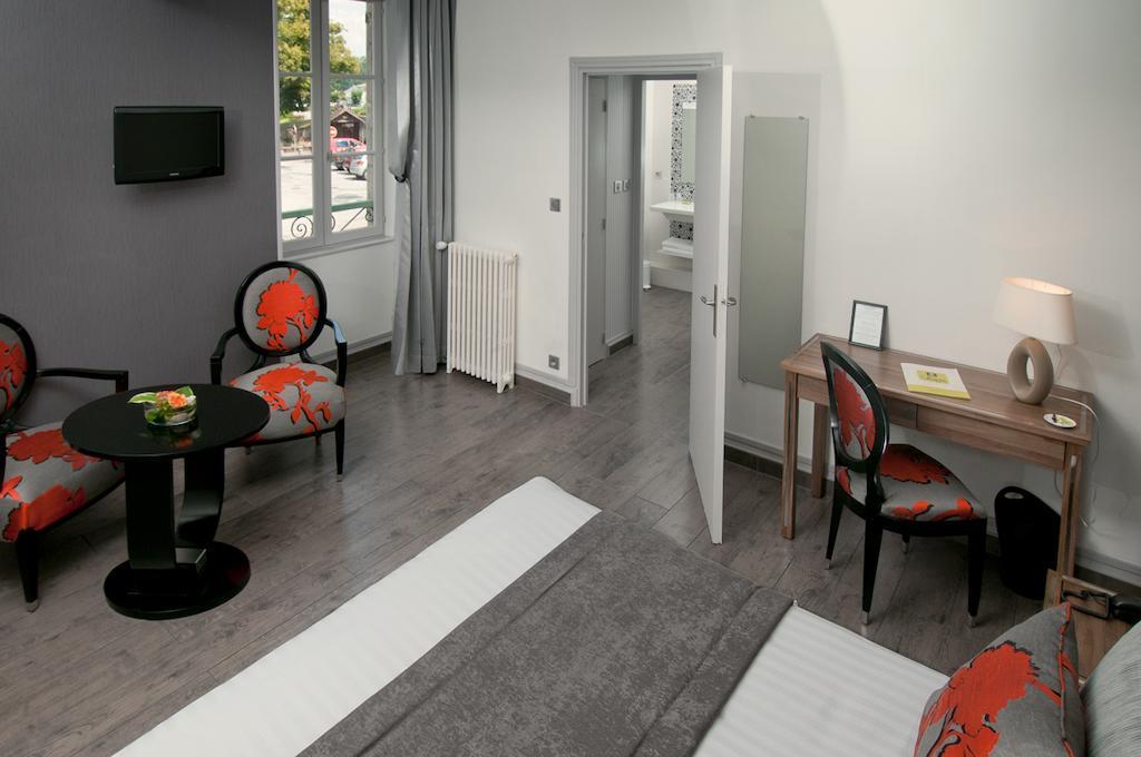 Logis Hotel Restaurant Nougier Saint-Étienne-de-Fursac Eksteriør billede